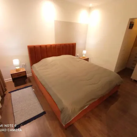 Garda Apartment *