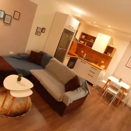 Garda Apartmán *