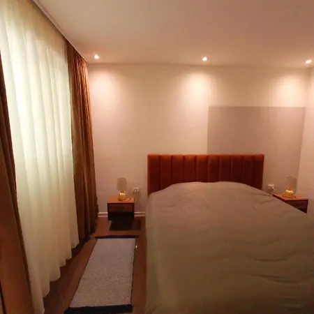 Garda Apartmán Tirana