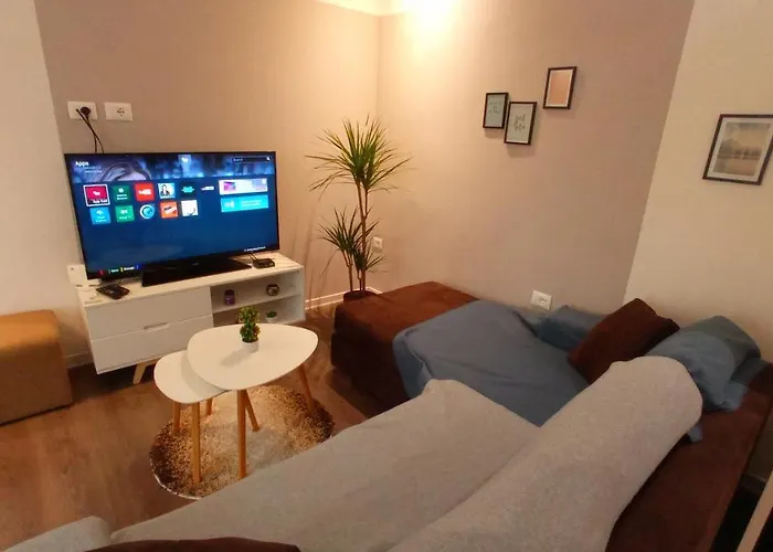 Garda * ティラナ